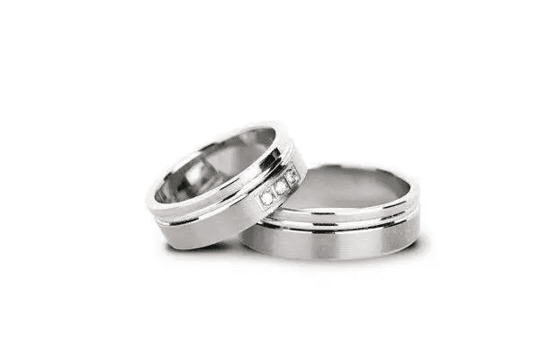 Verighete din aur alb cu profil telescopic, perspectiva îndepărtată